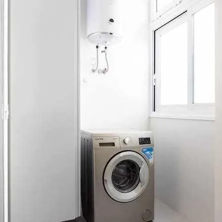 Sunnyland Martianez Valois Apartment