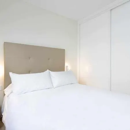Sunnyland Martianez Valois Apartment