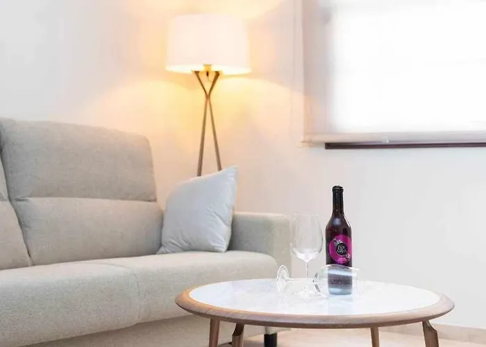 Sunnyland Martianez Valois Daire *